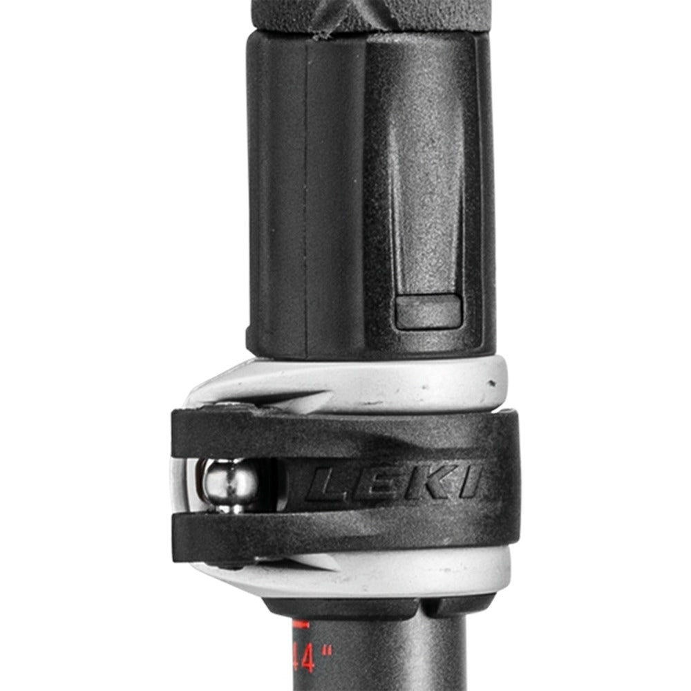 A pair of lightweight carbon fiber DSS shock-absorbing folding trekking poles (6522063)